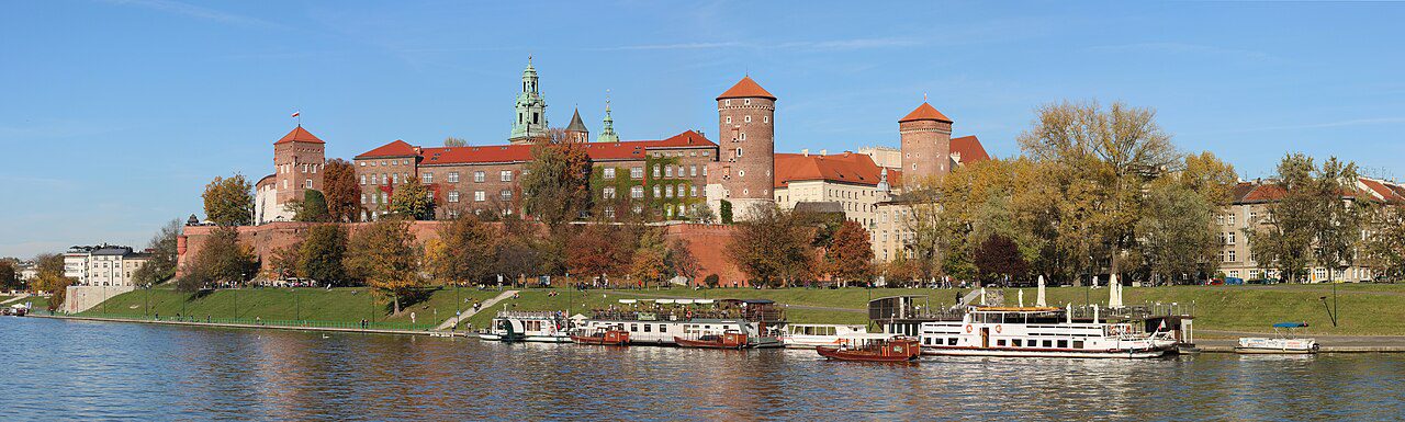 Wawel Castle and cathedral seen across the Vistula from the Dębniki side.