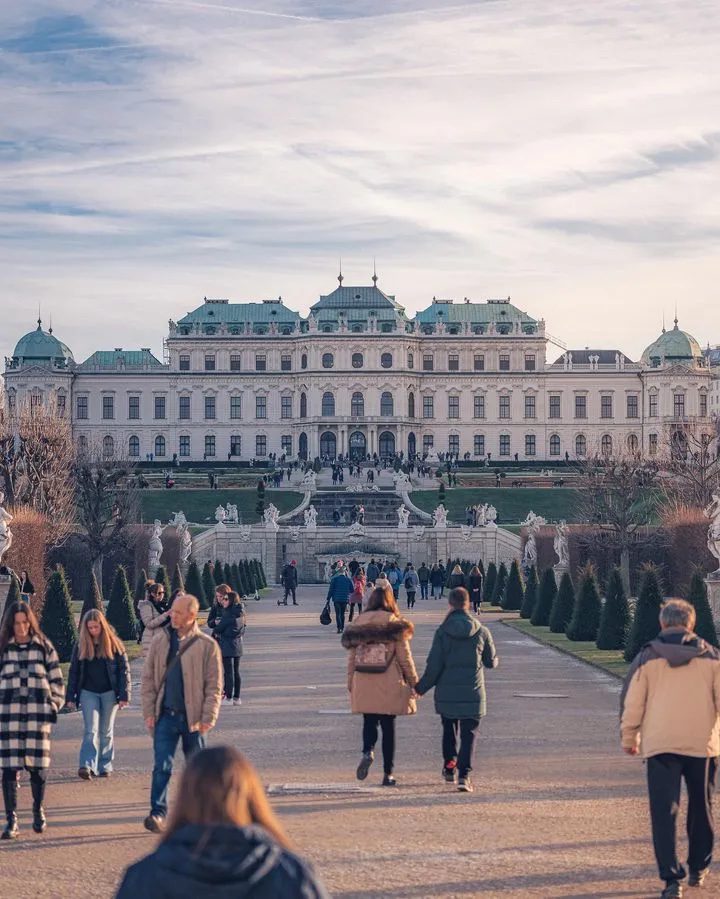 Upper Belvedere seen from its gardens in Landstrasse's third district